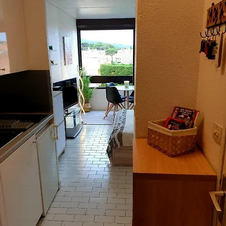 Port Venus Village Naturiste * אגדה