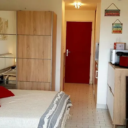 Port Venus Village Naturiste אגדה