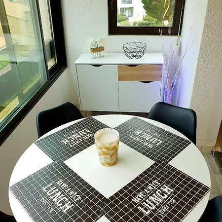 Port Venus Village Naturiste * 阿格德